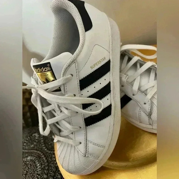 GIRLS ADIDAS SUPERSTAR SNEAKERS SIZE 2.5 M ORTHOLITE - Picture 2 of 13